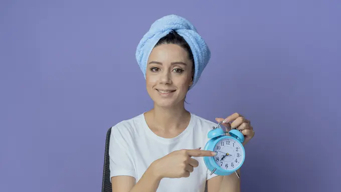 Makeup tetap bisa fresh walaupun terburu-buru dengan teknik one minute morning glow