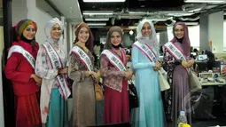 Pesona kecantikan 15 finalis terpancar di wajah wanita-wanita cantik tersebut saat menyambangi kantor redaksi Liputan6.com, SCTV Tower, Senayan, Jakarta, Kamis (7/5/2015). (Liputan6.com/Panji Diksana)