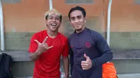 Dua pemain baru Persik Kediri asal Bali United, Fahmi Al-Ayyubi dan M. Taufiq. (Bola.com/Maheswara Putra)