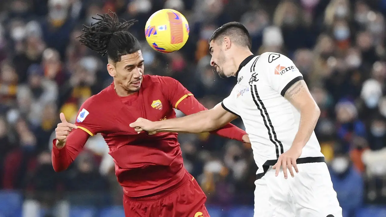 Foto: Gol Mantan Bek Manchester United dan Kartu Merah Anak Kesayangan Jose Mourinho Warnai Kemenangan AS Roma atas Spezia di Liga Italia