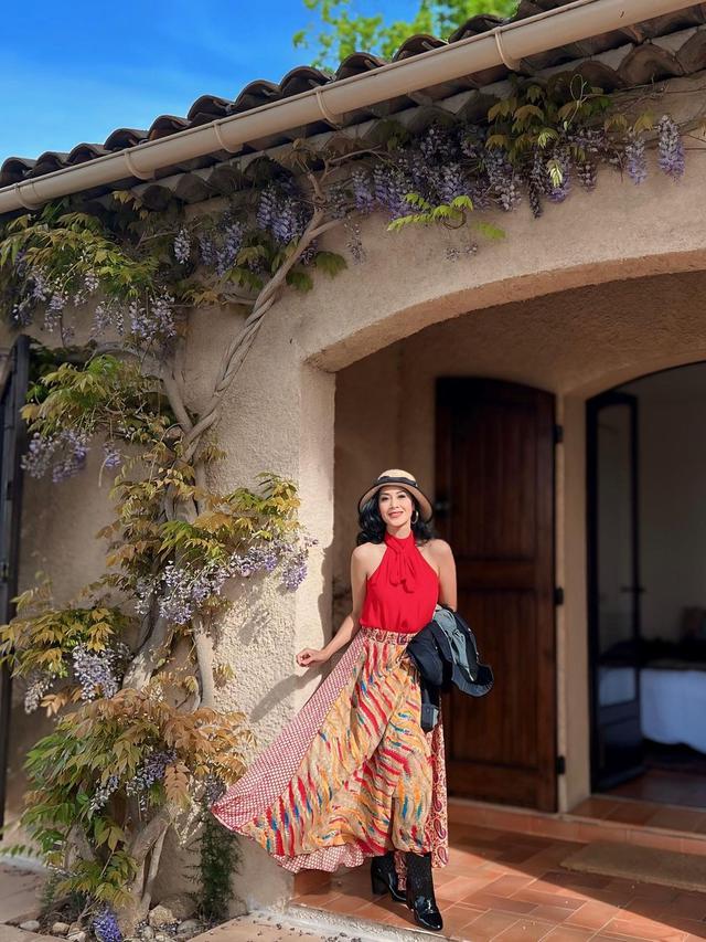 7 Potret Diah Permatasari yang Awet Muda di Usia 53 Tahun, Sempat Disebut Banyak Gaya