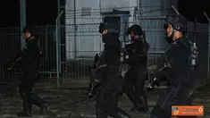 Citizen6, Tarakan: Latihan perang yang berlangsung cukup menegangkan terjadi saat pasukan Kopaskhas TNI AU berusaha merebut kembali Bandara Juwata Tarakan, yang diskenariokan telah dikuasai musuh. (Pengirim: Badarudin Bakri).