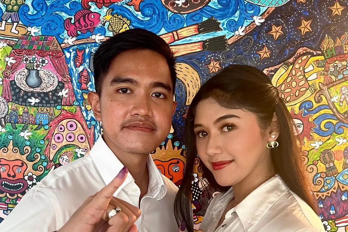 OOTD Kompak Pasutri Artis Pertama Kali Nyoblos Bareng di Pemilu 2024, Ada Bunga Citra Lestari-Tiko Aryawardahana hingga Kaesang-Erina G