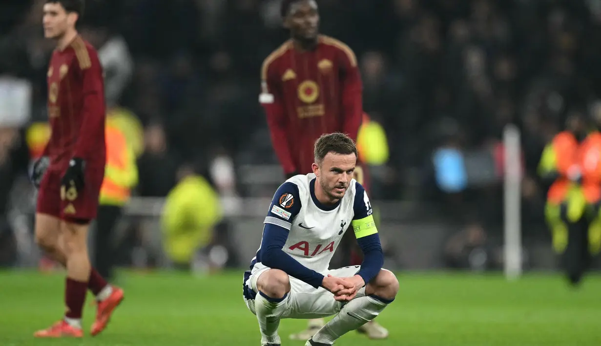 Menjamu AS Roma, Tottenham Hotspur gagal meraih poin penuh setelah bermain imbang 2-2. (JUSTIN TALLIS/AFP)
