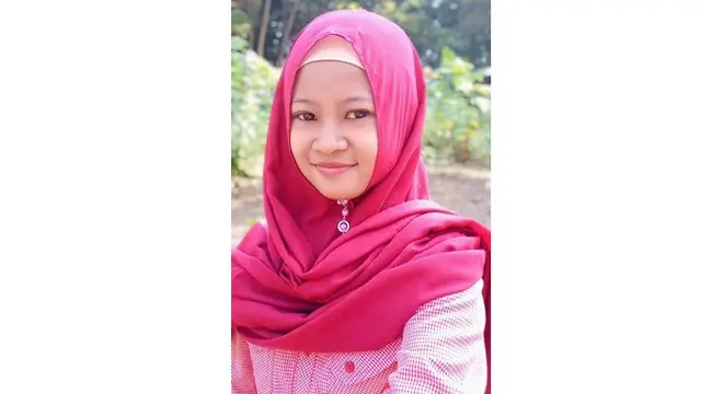 5 Potret Aminatuz Zuroh, Wanita yang Dilamar Ponari Si Dukun Cilik