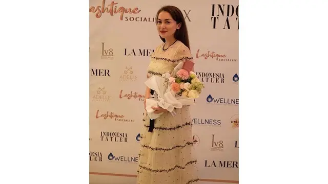 7 Pesona Rianti Cartwright, Tetap Awet Muda di Usia 36 Tahun