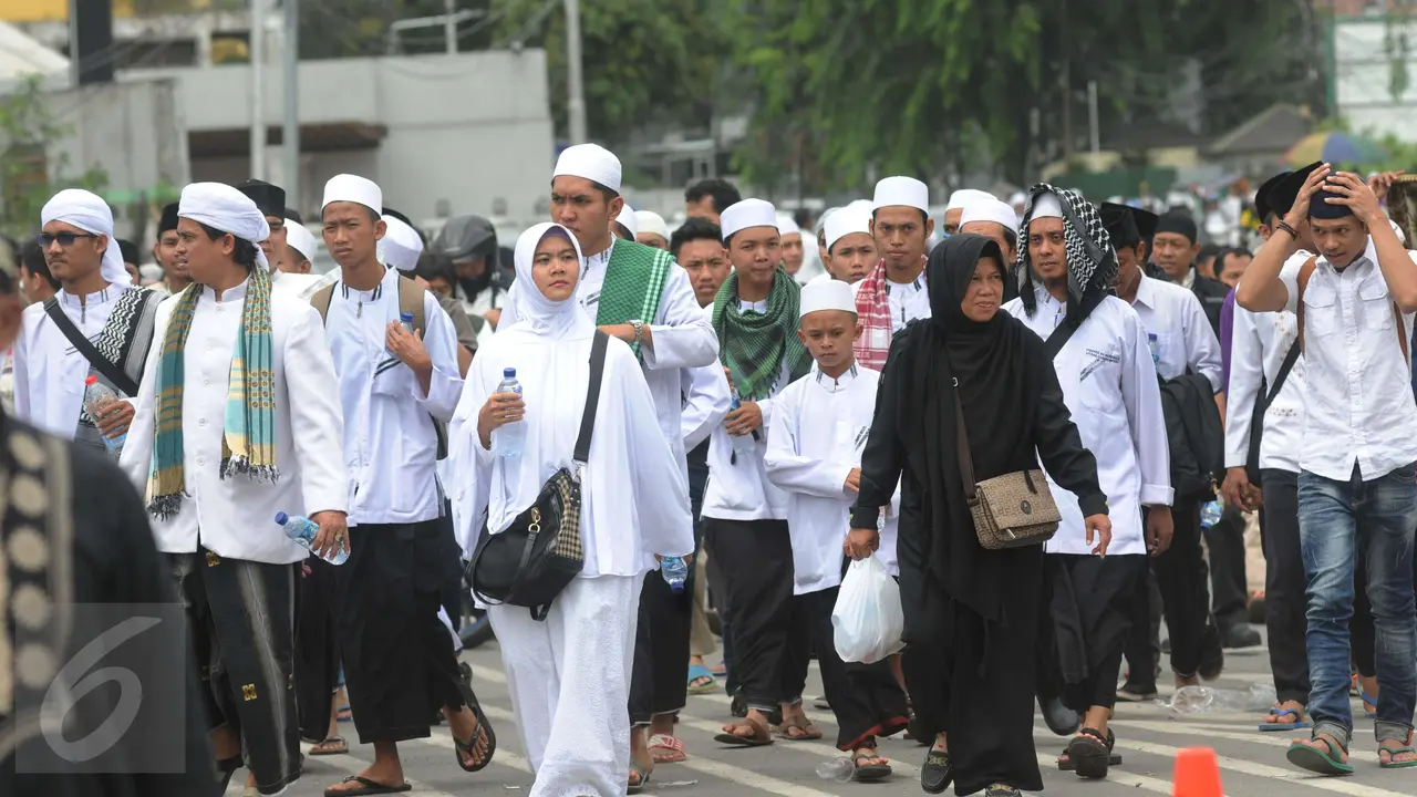 Momen Menarik Aksi Damai 2 Desember dari Warga