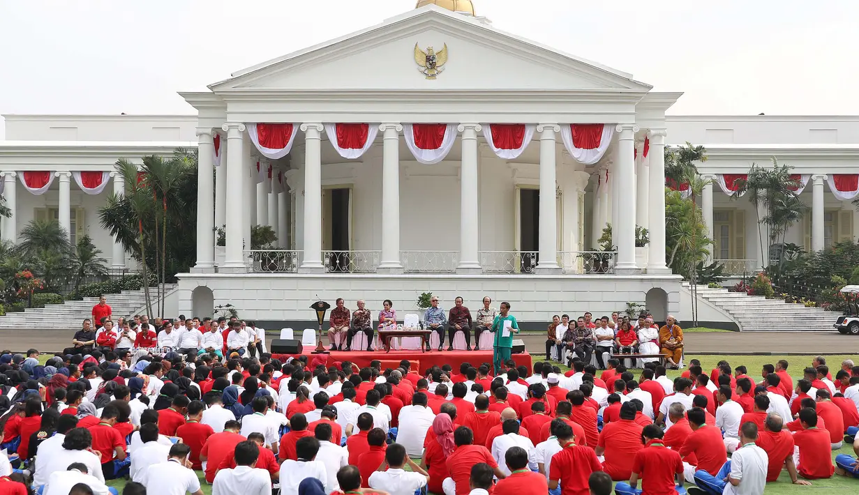 Suasana saat Peluncuran Program Penguatan Pendidikan Pancasila di Istana Bogor, Jawa Barat, Sabtu (12/8). Acara ini juga dihadiri oleh 530 mahasiswa dan 110 dosen dari universitas di seluruh Indonesia. (Liputan6.com/Angga Yuniar)