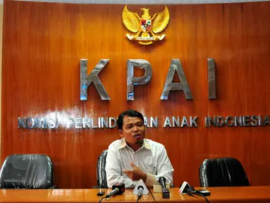 Komisioner Perlindungan Anak KPAI, Susanto, menegaskan KPAI fokus untuk menyelamatkan dan memulihan psikologis anak D pasca ditelantarkan oleh orangtuanya, Jakarta, Jumat (15/5/2015). (Liputan6.com/Yoppy Renato)