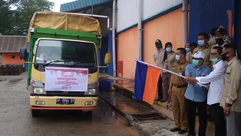 Kementerian Sosial (Kemensos) bersama Bulog mendistribusikan bantuan kepada 21.103 Penerima Keluarga Harapan (PKH)