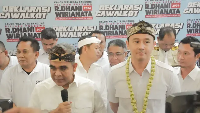 Deklarasi mantan Sespri Prabowo Subianto, Ridwan Dhani Wirianata, sebagai calon wali kota Bandung di Pilkada Kota Bandung 2024, Jumat (19/7/2024). (Merdeka.com/Muhammad Genantan Saputra)