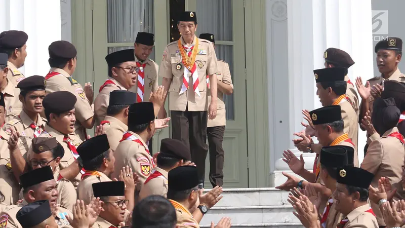 Jokowi Lantik Buwas Jadi Ketua Kwarnas Gerakan Pramuka