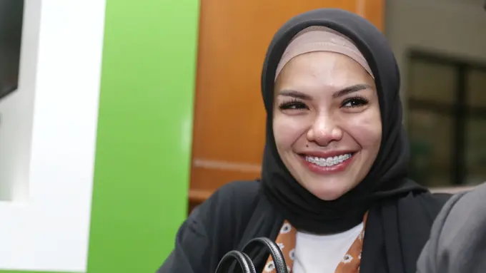 [Bintang] Nikita Mirzani