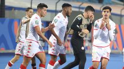 Para pemain Tunisia merayakan gol ke gawang Kongo pada laga babak perempatfinal Piala Afrika U-20 2023 di Cairo Intrenational Stadium, Kairo, Mesir (3/3/2023). Tunisia meraih tiket ke Piala Dunia U-20 2023 setelah sebelumnya lolos ke semifinal Piala Afrika U-20 2023 dengan mengalahkan Kongo lewat adu penalti di babak perempatfinal. Setelah kalah 0-3 dari Senegal di laga semifinal, Tunisia akan menantang Nigeria dalam laga perebutan tempat ketiga pada 10 Maret 2023 mendatang. (CAF)