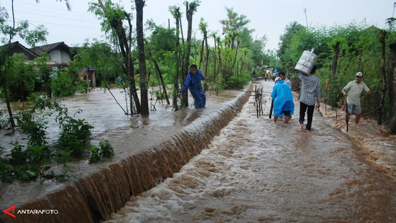 banjir-pati-140122b.jpg