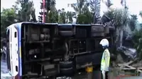 Dalam kejadian ini sopir bus dan sopir truk tewas, sementara 61 penumpang bus terluka. 