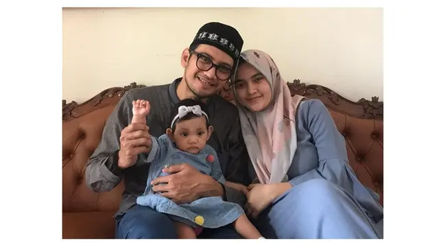 Kerap Berperan Antagonis, Ini 7 Potret Teuku Mirza dengan Keluarga