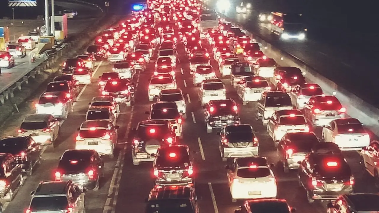 Suasana Tol Jakarta-Cikampek, Kamis (6/6/2019) malam