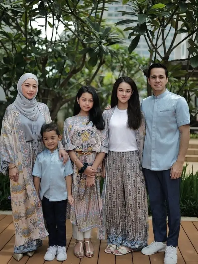 Jarang Tersorot, Ini 6 Potret Rionaldo Stockhorst dan Putri Sulung yang Disebut Kakak Beradik