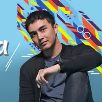 HL Celeb Bio Dimas Aditya (Fotografer: Bambang E. Ros, Wardrobe: @kanagoods, Styled by: Indah Wulansari, Desain: Nurman Abdul Hakim/Bintang.com)​