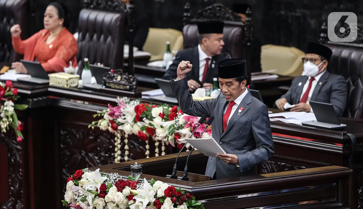 Presiden Joko Widodo menyampaikan pidato pengantar RUU APBN tahun anggaran 2023 beserta nota keuangannya pada rapat Paripurna DPR pembukaan masa persidangan I DPR tahun sidang 2022-2023 di Gedung Nusantara, Kompleks Parlemen, Senayan, Jakarta, Selasa (16/8/2022). Rapat kali ini berbeda dengan rapat sidang tahunan MPR RI pagi tadi, Presiden Jokowi hadir bersama Ma'ruf Amin dengan setelah jas yang rapi. (Liputan6.com/Johan Tallo)