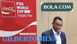 Wawancara eksklusif Bola.com dengan legenda Timnas Brasil, Gilberto Silva, di sela-sela pameran trofi Piala Dunia kolaborasi FIFA dan Coca-Cola pada Kamis (22/1/2025) di JICC, Jakarta. (Bola.com/Ario Yosia)