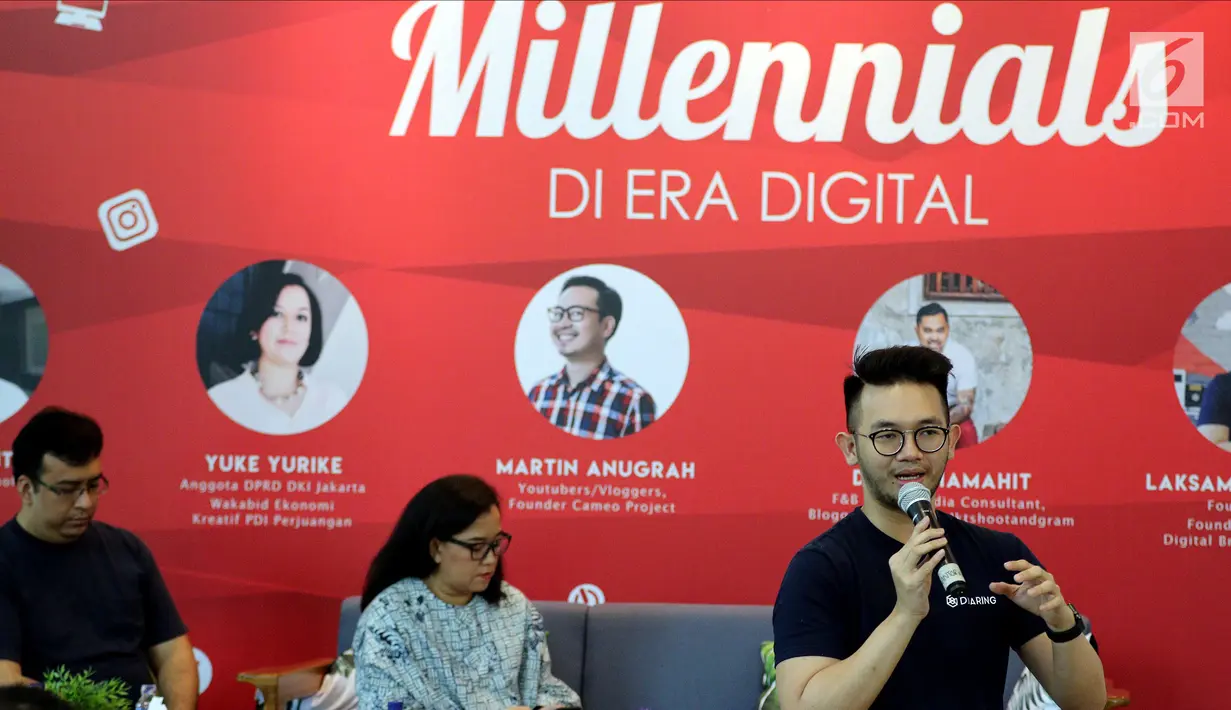 Founder Elven Digital Branding Consultant Laksamana Mustika menjadi pembicara diskusi 'Bisnis Cerdas Millennials di Era Digital' di Jakarta, Sabtu (24/2). Diskusi bertujuan menciptakan wirausaha muda khususnya di bidang digital. (Liputan6.com/JohanTallo)