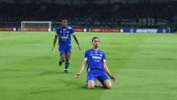 Hasil BRI Super League: Kalahkan PSM, Persib Kudeta Borneo FC di Puncak Klasemen