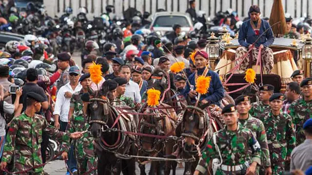 12 Kereta Pusaka dan Kirab di Pernikahan Puteri Keraton