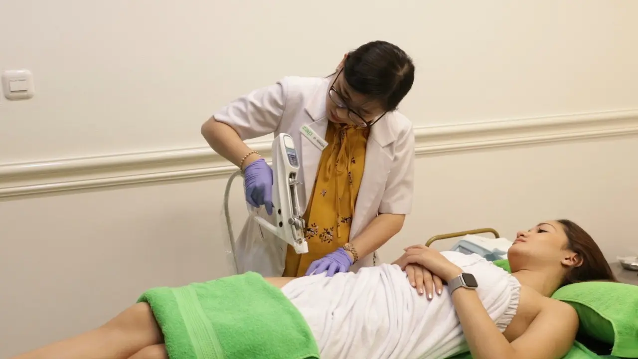 Perawatan Stretch Mark berteknologi/dok. ZAP Clinic