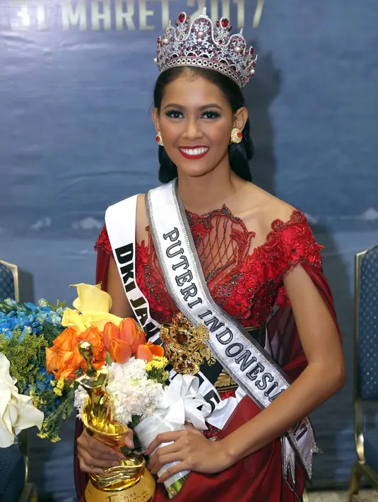 Menjadi Puteri Indonesia kabarnya merupakan impian Bunga, meskipun sempat pesimis karena dirinya yang hanya memiliki laatar belakang pendidikan sampai SMA saja. Pada akhirnya, Bunga dapat mewujudkan mimpinya. (Nurwahyunan/Bintang.com)