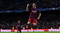 Selebrasi pemain Barcelona, Luis Suarez, setelah mencetak gol ke gawang AS Roma dalam laga Grup E Liga Champions di Stadion Camp Nou, Barcelona, Rabu (25/11/2015) dini hari WIB. (AFP Photo/Josep Lago)