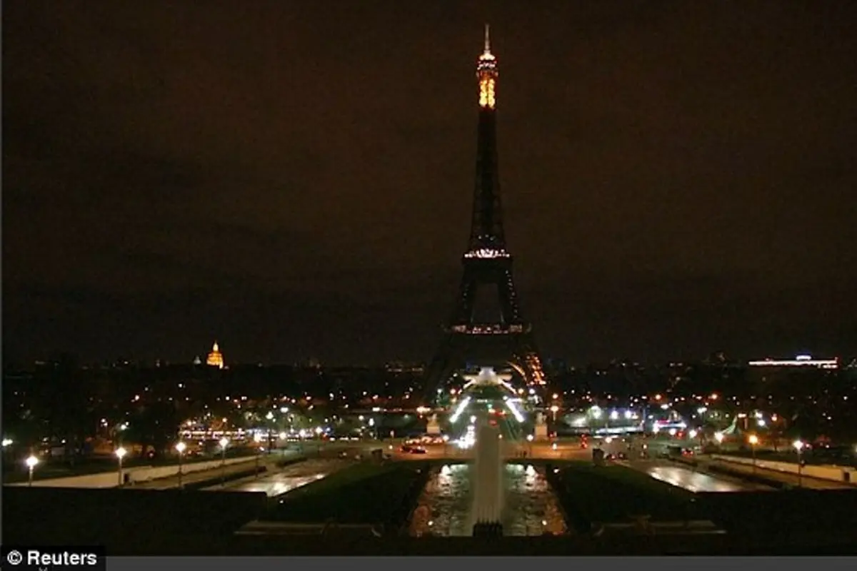 Menara Eiffel berduka atas teror Inggris di London. (Reuters)Menara Eiffel berduka atas teror Inggris di London. (Reuters)
