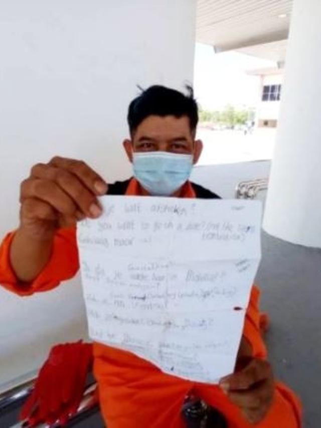 Bekerja 12 Tahun, Pria Penyapu Jalan Ini Bisa Bicara 11 Bahasa Asing