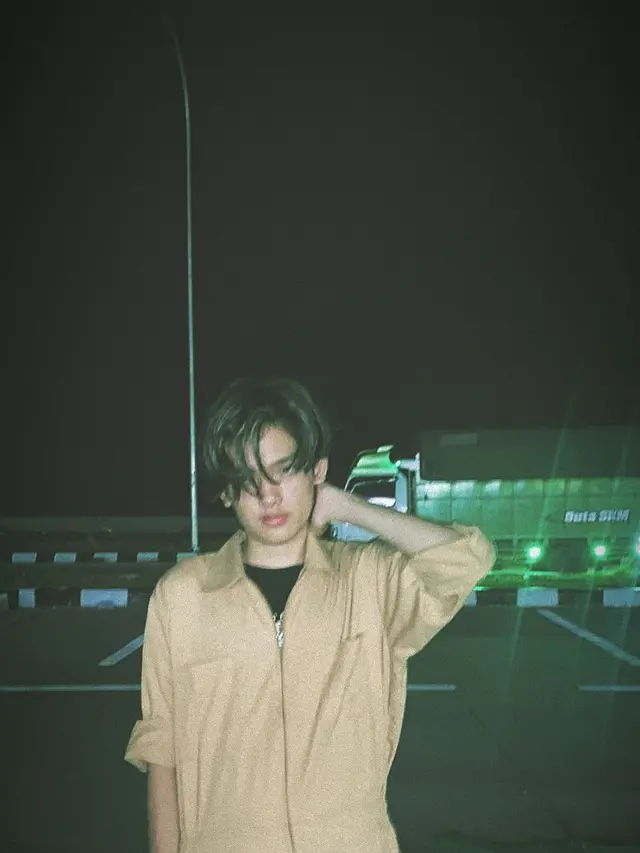 Tanggal Lahirnya Sama, Ini 6 Potret Fikri Seleb TikTok yang Mirip Adipati Dolken