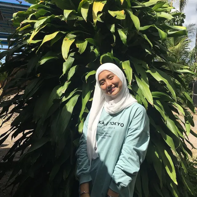 6 Potret Ayumi Putri Sasaki, Pembawa Baki Upacara Penurunan Bendera HUT ke-77 RI