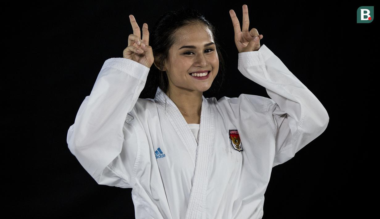 Karateka Indonesia, Ceyco Georgia, bergaya usai latihan di Tatsujin MMA South Quarter, Jakarta, Kamis (21/7/2018). Dirinya merupakan salah satu karateka yang akan turun pada Asian Games XVIII. (Bola.com/Vitalis Yogi Trisna)