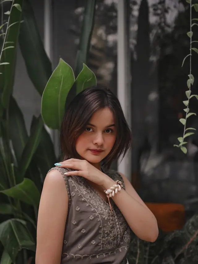 7 Potret Safira Crespin, Gadis Cantik yang Kabarnya Diselingkuhi Endy Arfian