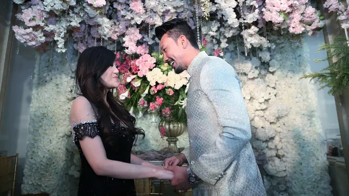 [Bintang] Denny Sumargo dan Dita Soedarpo