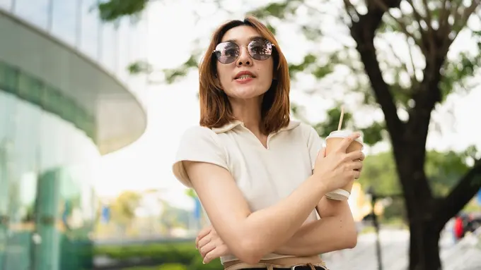 sombong ketus sikap buruk minum kopi