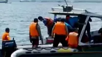 4 korban tenggelamnya kapal Rafelia 2 di Selat Bali dievakuasi Tim SAR. Selain itu,  transportasi umum APTB dilarang beroperasi di Ibu Kota.