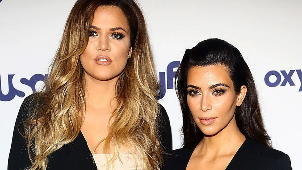 [Bintang] Kourtney Kardashian - Khloe Kardashian