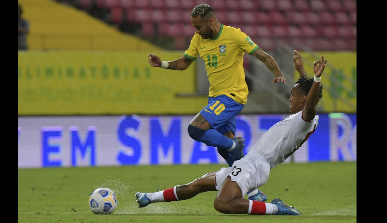 Tim Samba menang lewat gol dari Everton Ribeiro dan Neymar di babak pertama. Tambahan tiga poin membuat Brasil makin kukuh di puncak klasemen dengan 24 poin dari delapan laga. (Foto: AFP/Nelson Almeida)