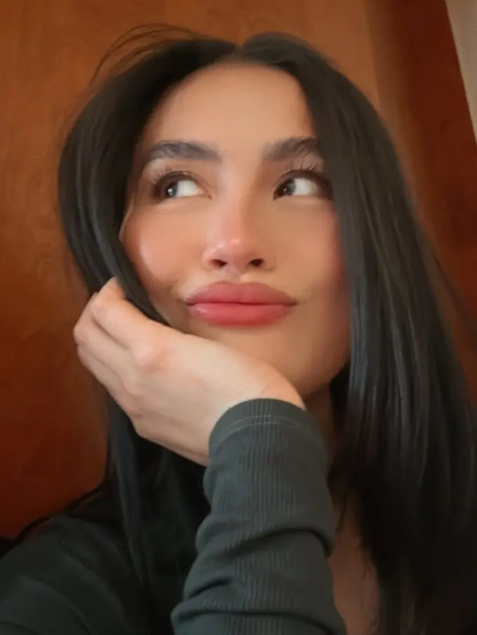 Agnez Mo Rayakan Ulang Tahun ke-39 di Lokasi Syuting