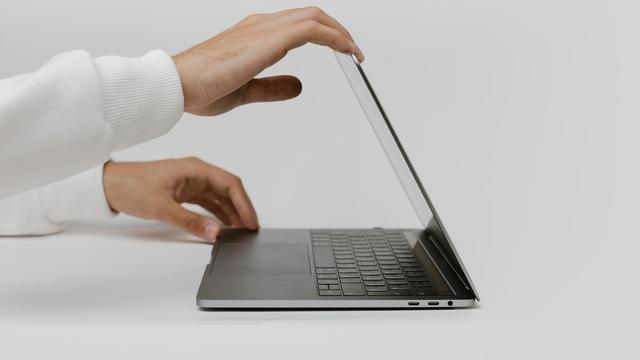 Ilustrasi RAM, penggunaan laptop