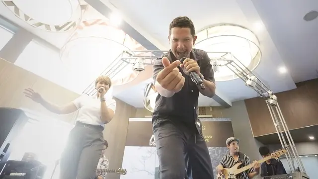 Maliq & D'Essentials