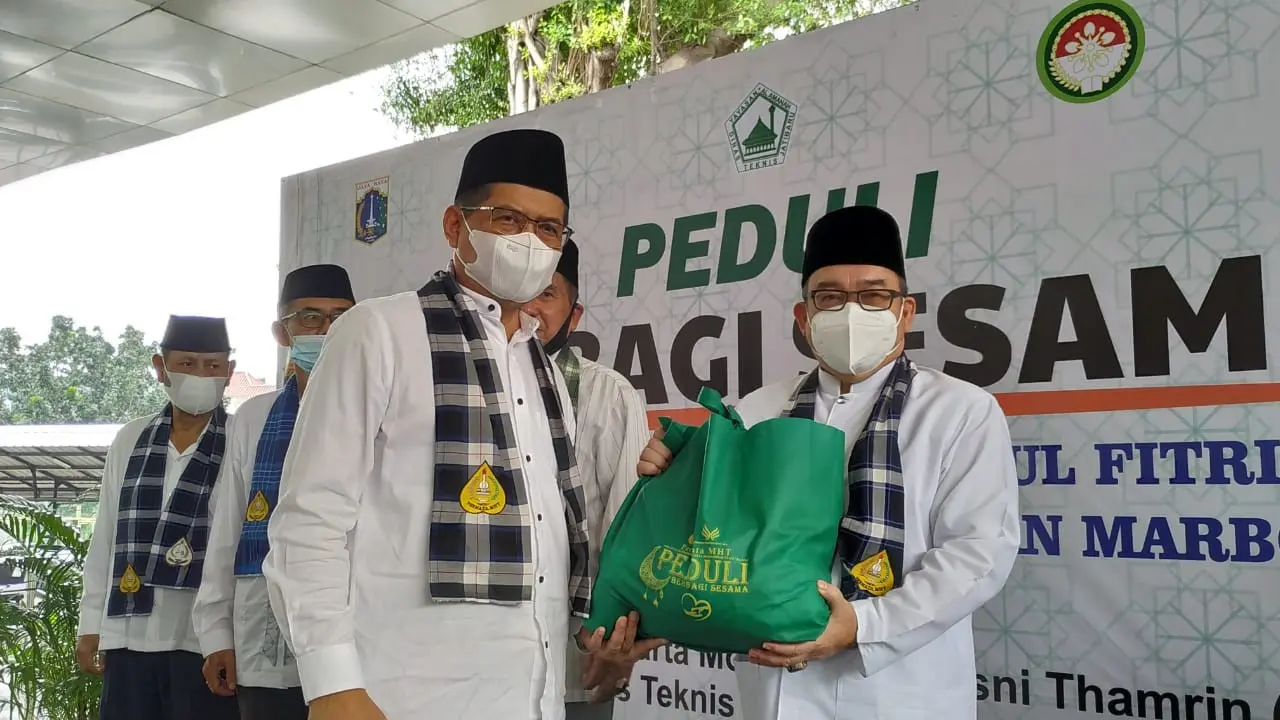 Penyerahan dilakukan di Masjid Al-Amanah di Komplek Dinas Teknis DKI Jakarta di Tanah Abang, Jakarta Pusat, Rabu (5 Mei 2021).