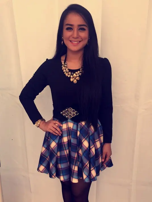 Sekedar mengingatkan, ini bukan kali pertama Anisa tak mengakui Juwita sebagai anak tahun 2003 silam. Saat namanya sedang populer beredar kabar bahwa Anisa telah memiliki dua orang putri dan telah menikah. Namun kabar itu sempat dibantah oleh Anisa.