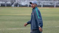 Pelatih Timnas Indonesia U-19, Fakhri Husaini. (Bola.com/Aditya Wany)