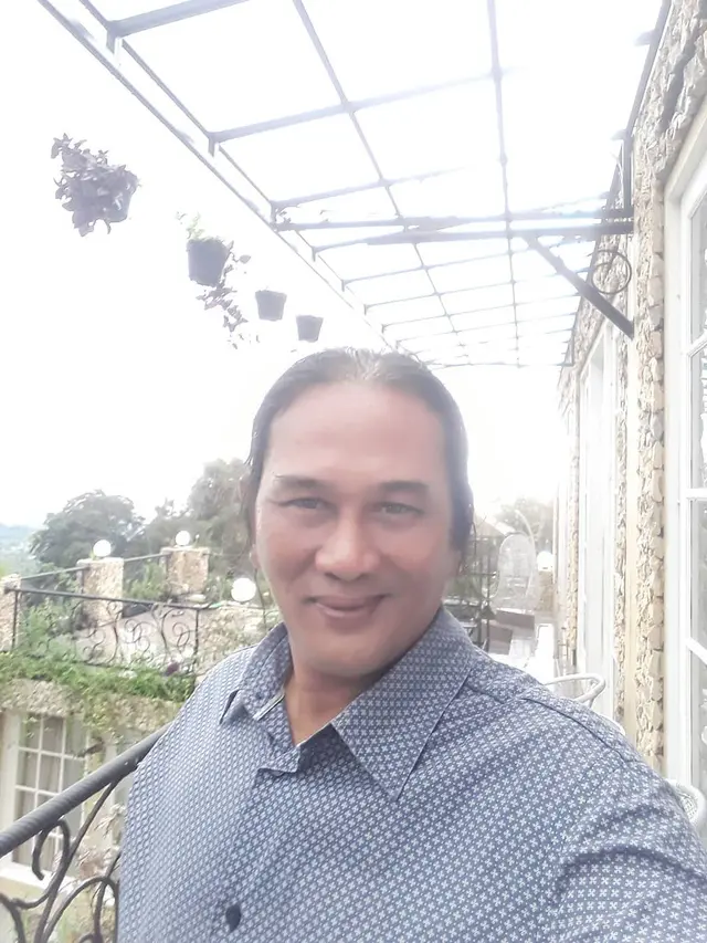 6 Potret Ken Ken Wiro Sableng yang Kini Jadi Petani, Pilih Tinggal di Kaki Gunung